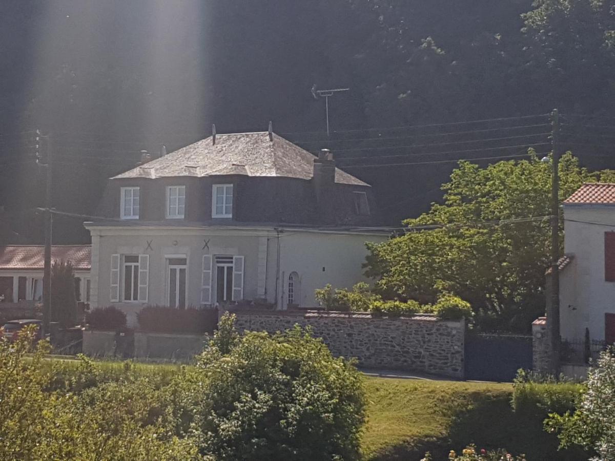 Hotel Lucriolla Oree-d'Anjou Exteriér fotografie